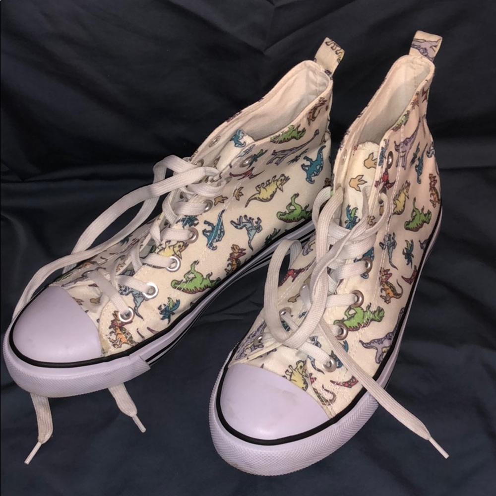 Hot Topic brand Dinosaur Pattern High Tops